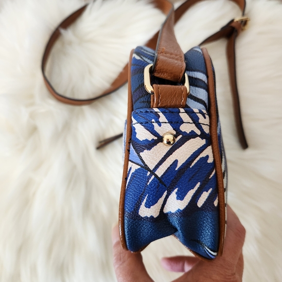 Nanette Lepore Blue Tropics Camera Bag - Picture 5 of 16